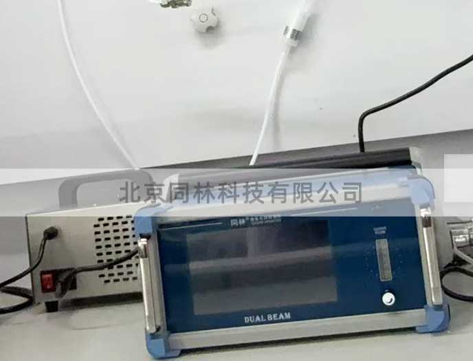 某高校臭氧材料表面改性实验现场